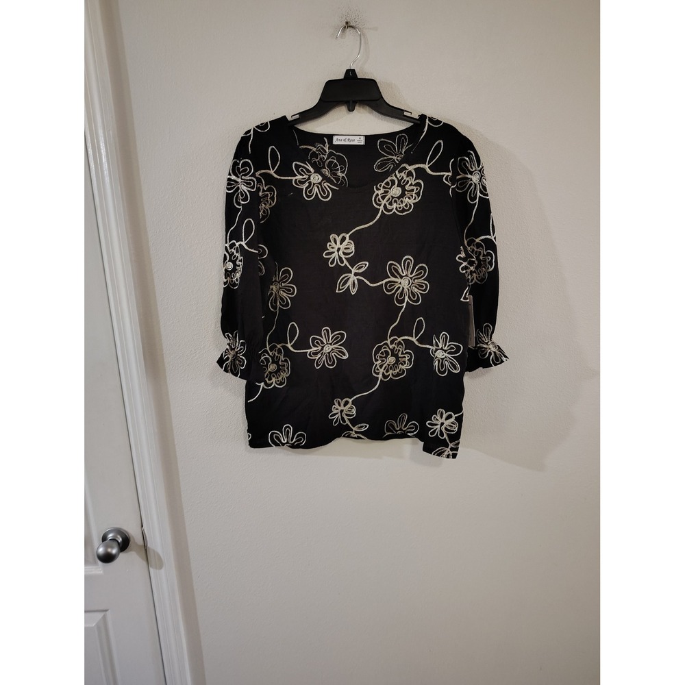 Ana & Rose Black White Floral Embroidered Blouse Ruffle Sleeve T23-5091-P2 M
